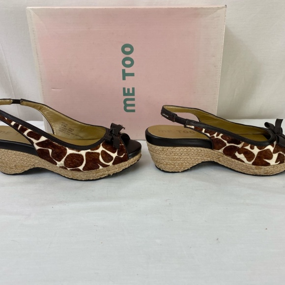 Giraffe "fur" Print Wedge "Janice" by Me Too. Size 5.5 with a 2.5" wedge heel. - Picture 3 of 9